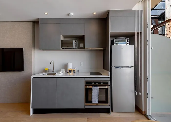 Std C Contemporary And Rooftop Access *